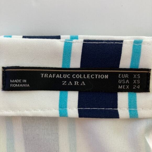 Zara Trafaluc Collection High Waisted Pocketed Navy Striped Hot Pants Shorts XS - Picture 4 of 4